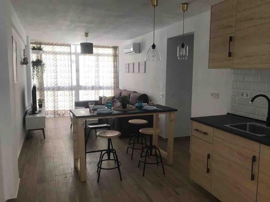 Ideal Apartamento En El Barrio De Las Delicias Málaga Esterno foto