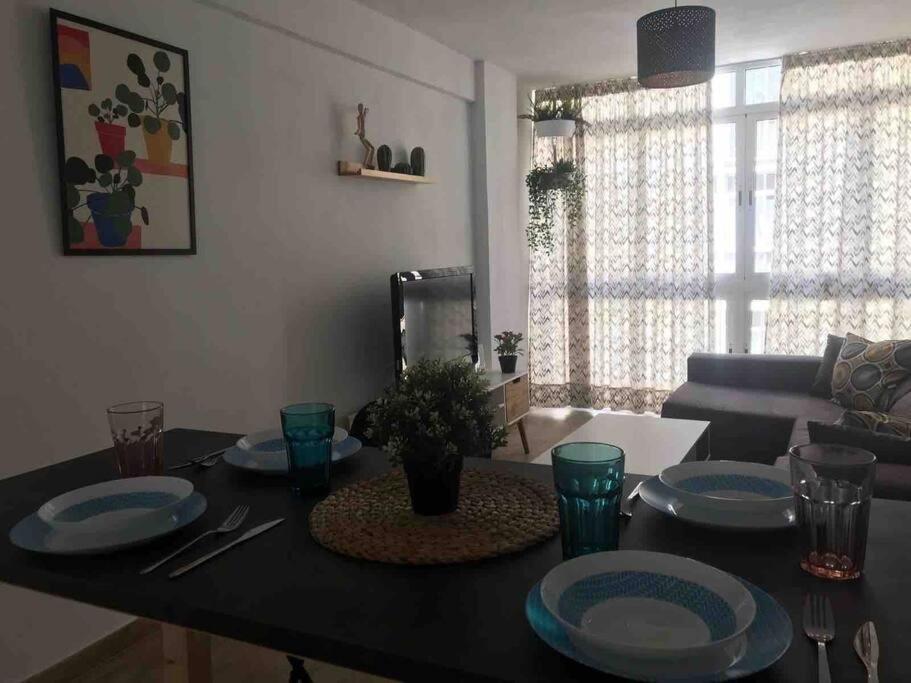 Ideal Apartamento En El Barrio De Las Delicias Málaga Esterno foto