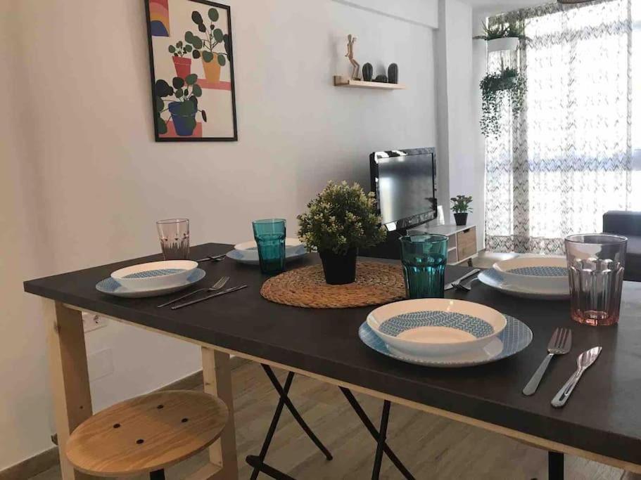 Ideal Apartamento En El Barrio De Las Delicias Málaga Esterno foto
